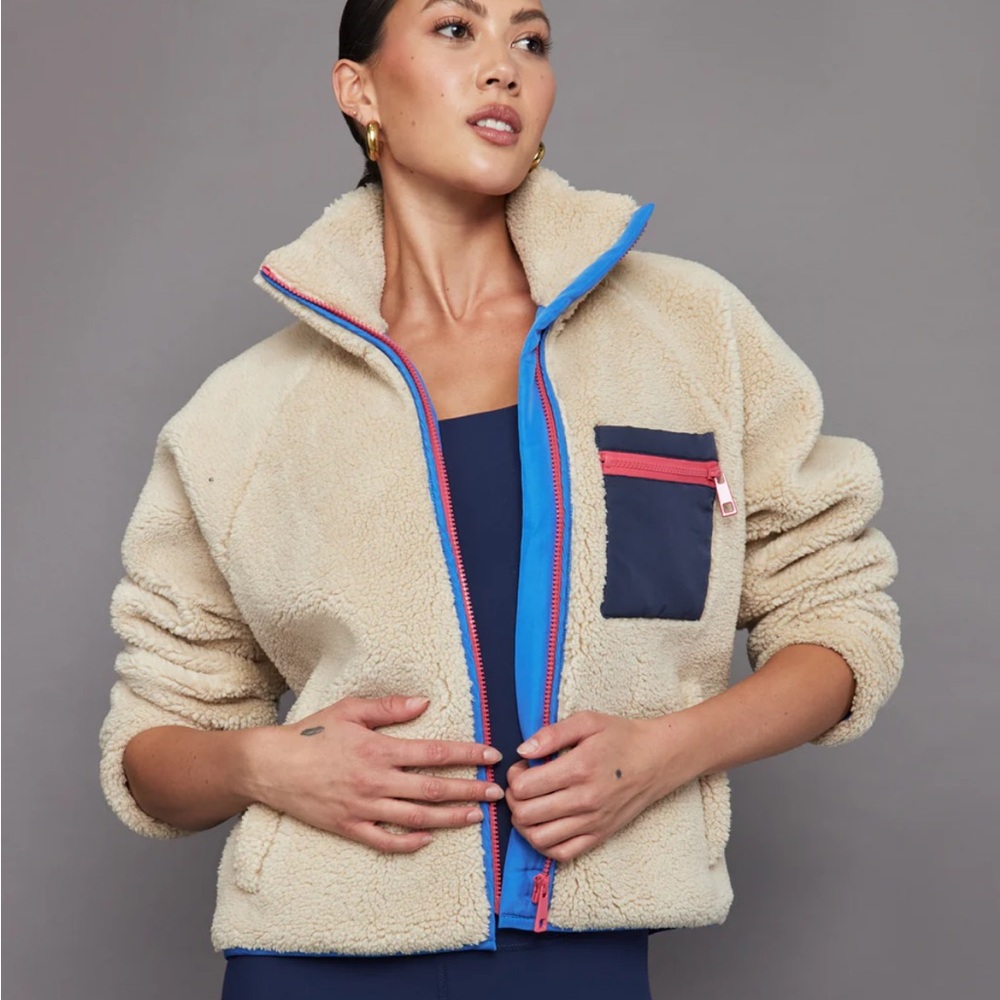 CARBON38
Contrast Sherpa Jacket